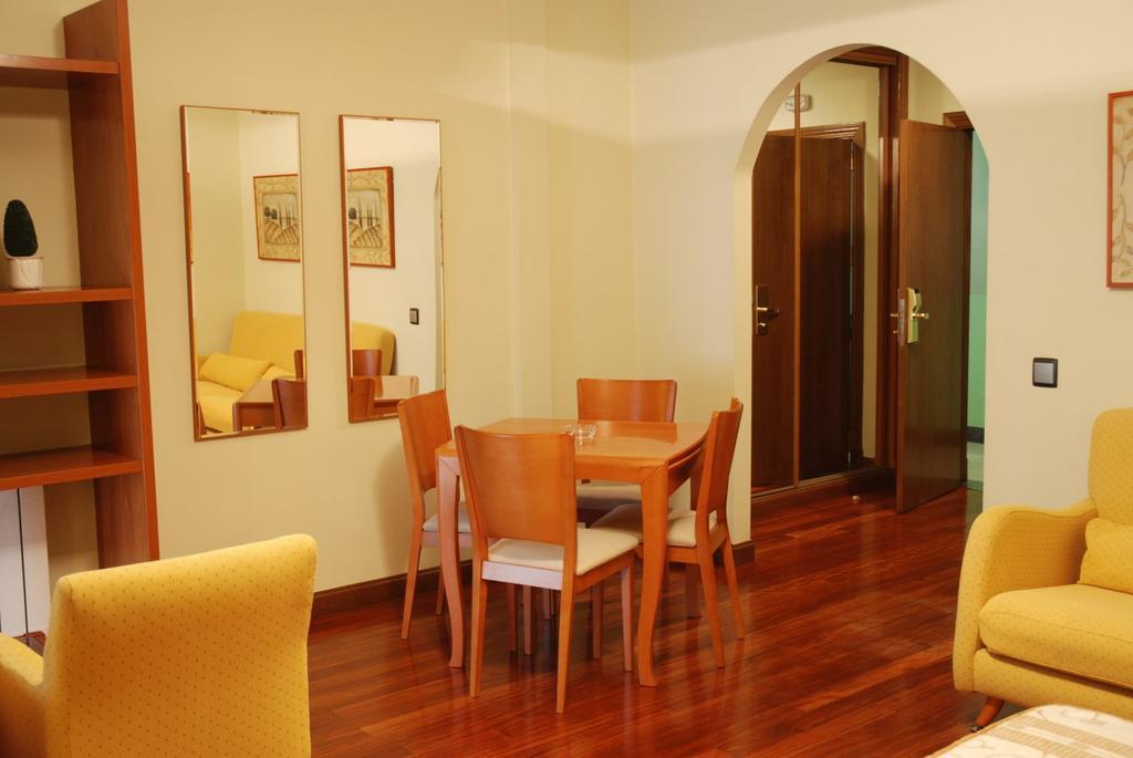 Hostal Los 5 Pinos — Photos 1