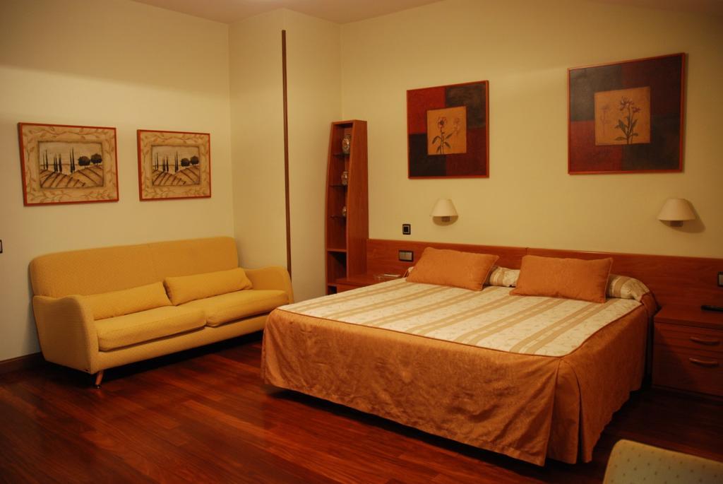 Hostal Los 5 Pinos — Photos 2